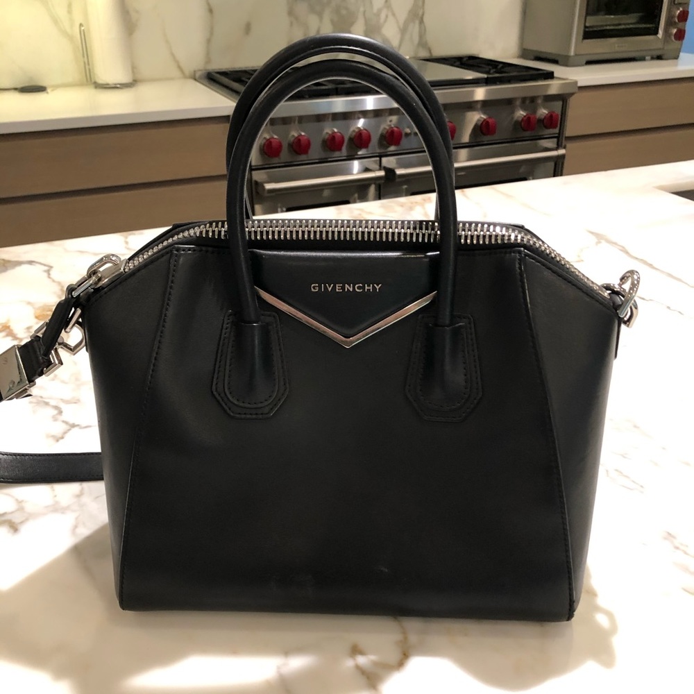 Givenchy small leather Antigona black bag